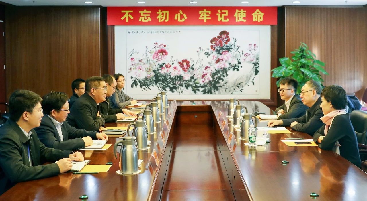 姜仁鋒會(huì)見(jiàn)中國(guó)國(guó)新黨委委員、總會(huì)計(jì)師劉學(xué)詩(shī) 